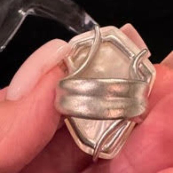 Kendra Scott Megan Mother-of-Pearl Statement Ring, 8 - Picture 2 of 2